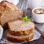 طريقة عمل كيكة الموز وزبدة الفول السوداني